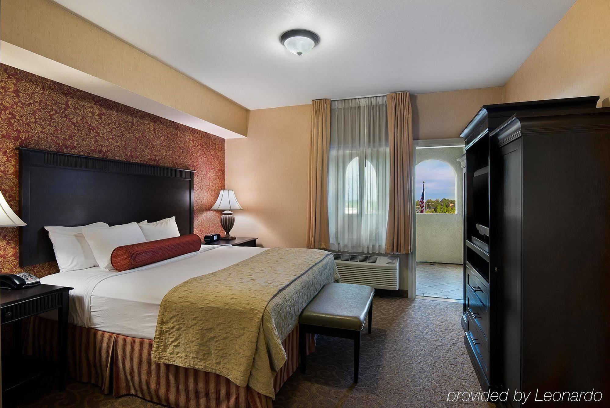 Oxford Suites Boise Bagian luar foto