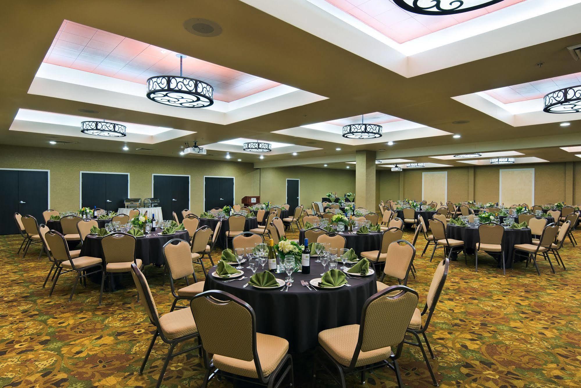 Oxford Suites Boise Bagian luar foto